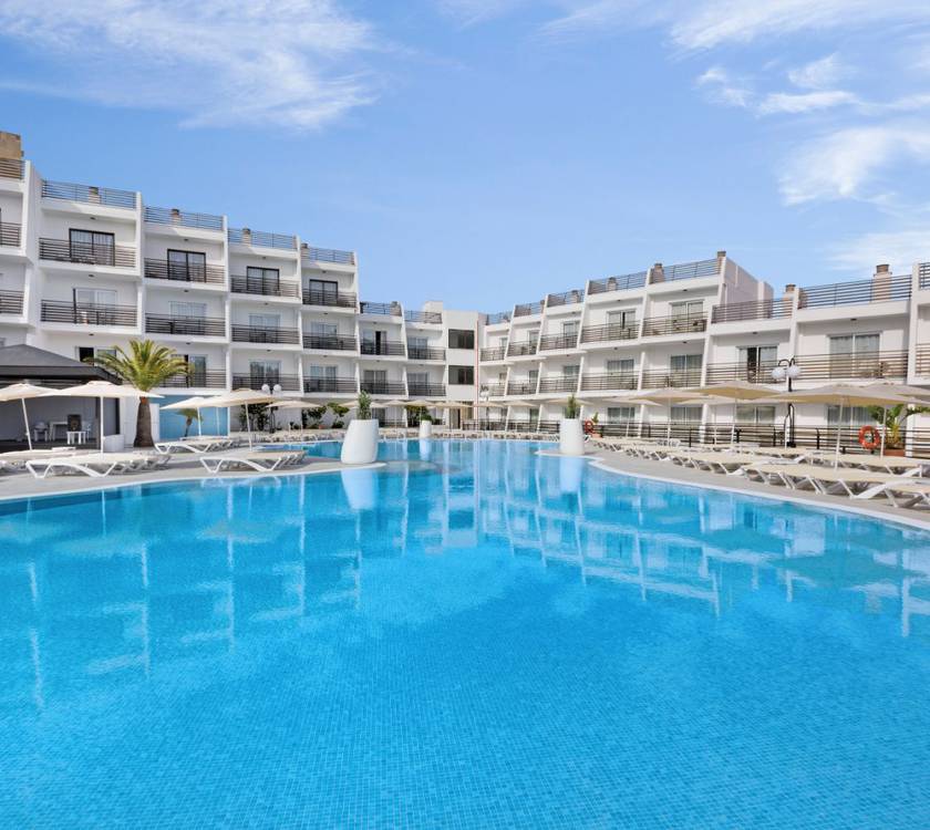 Swimming pool Palmanova Suites by TRH Hotel Magaluf